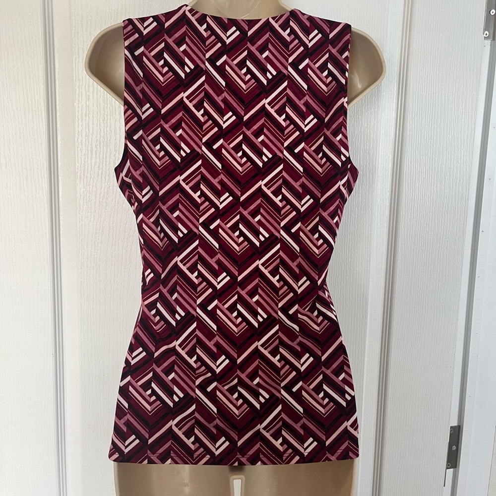 WHBM Geographic Chevron Print Sleeveless Blouse - Size XS - NWT! - Picture 5 of 8